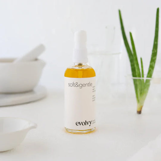 Soft & Gentle Hassas ve Rozalı Ciltler için Yağ Bazlı Nazik Temizleyici